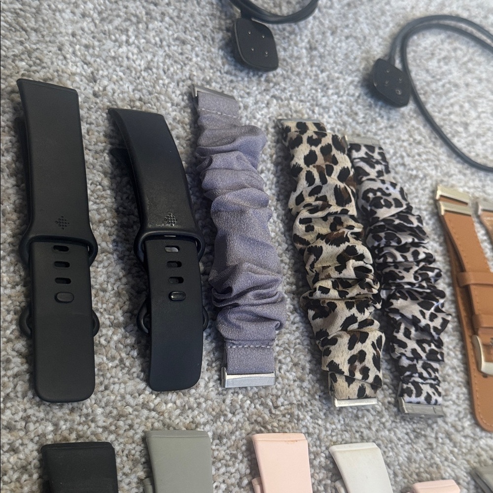 Fitbit Versa Accessory Bundle - Picture 4 of 9